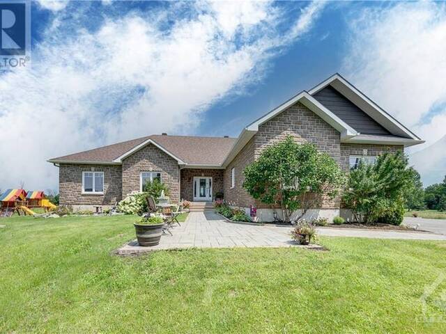 99 MUIRFIELD COURT Pakenham Ontario