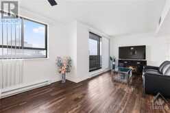 470 LAURIER AVENUE W UNIT#PH-2305 Ottawa