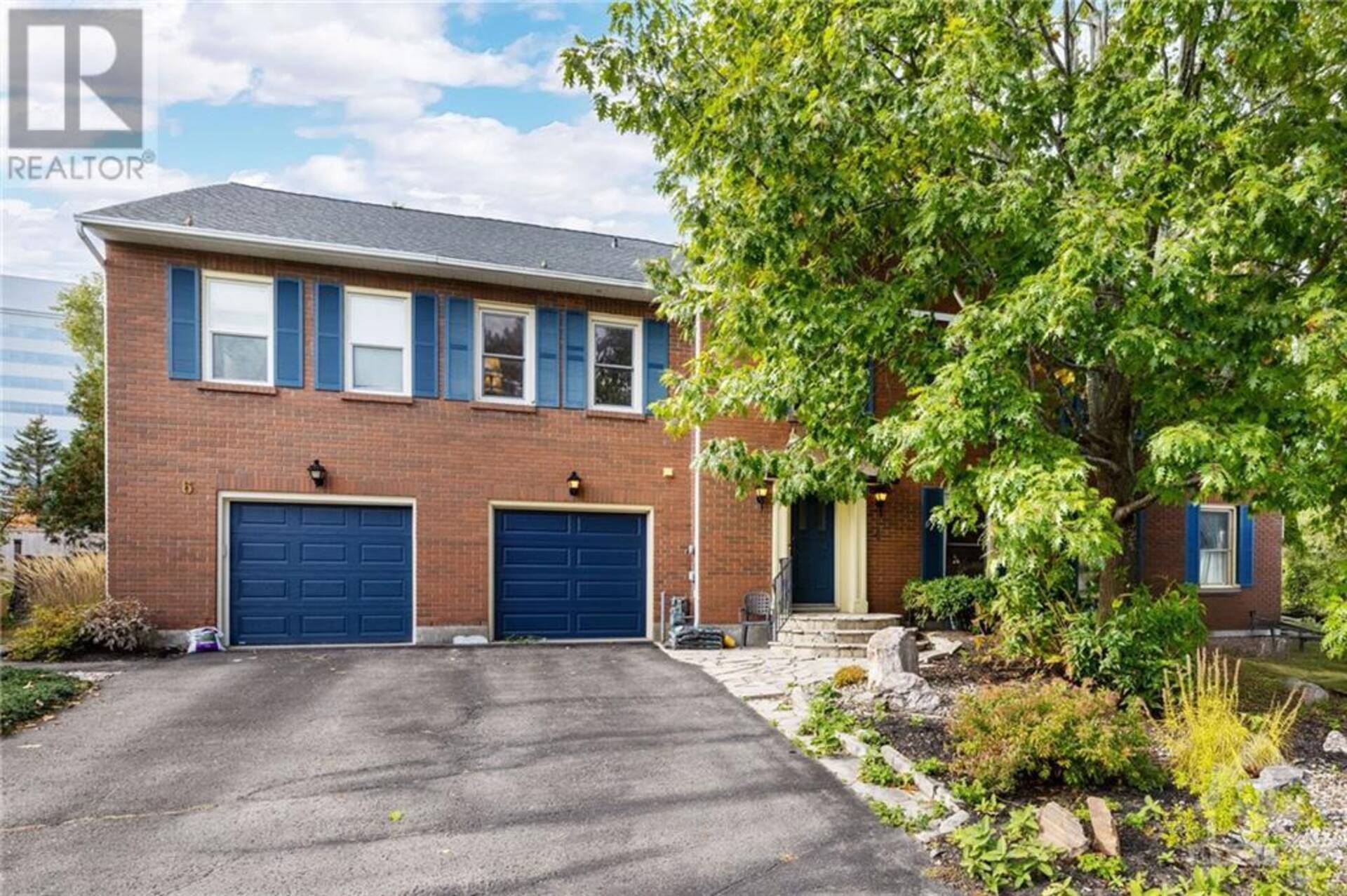 4 CHATSWORTH CRESCENT Ottawa