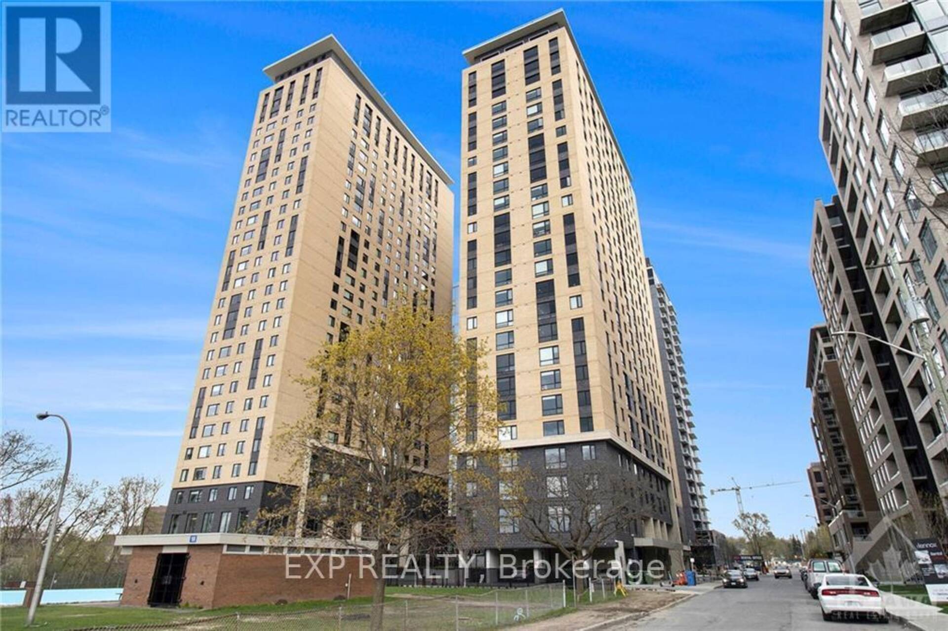 2208 - 105 CHAMPAGNE AVENUE Ottawa