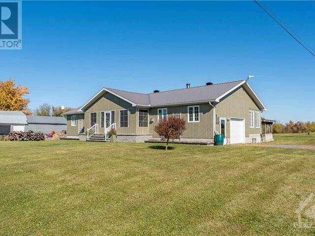 4883 2ND LINE ROAD North Lancaster Ontario