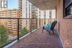 702 - 475 LAURIER AVENUE W Ottawa