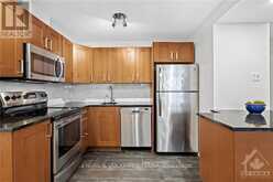 702 - 475 LAURIER AVENUE W Ottawa