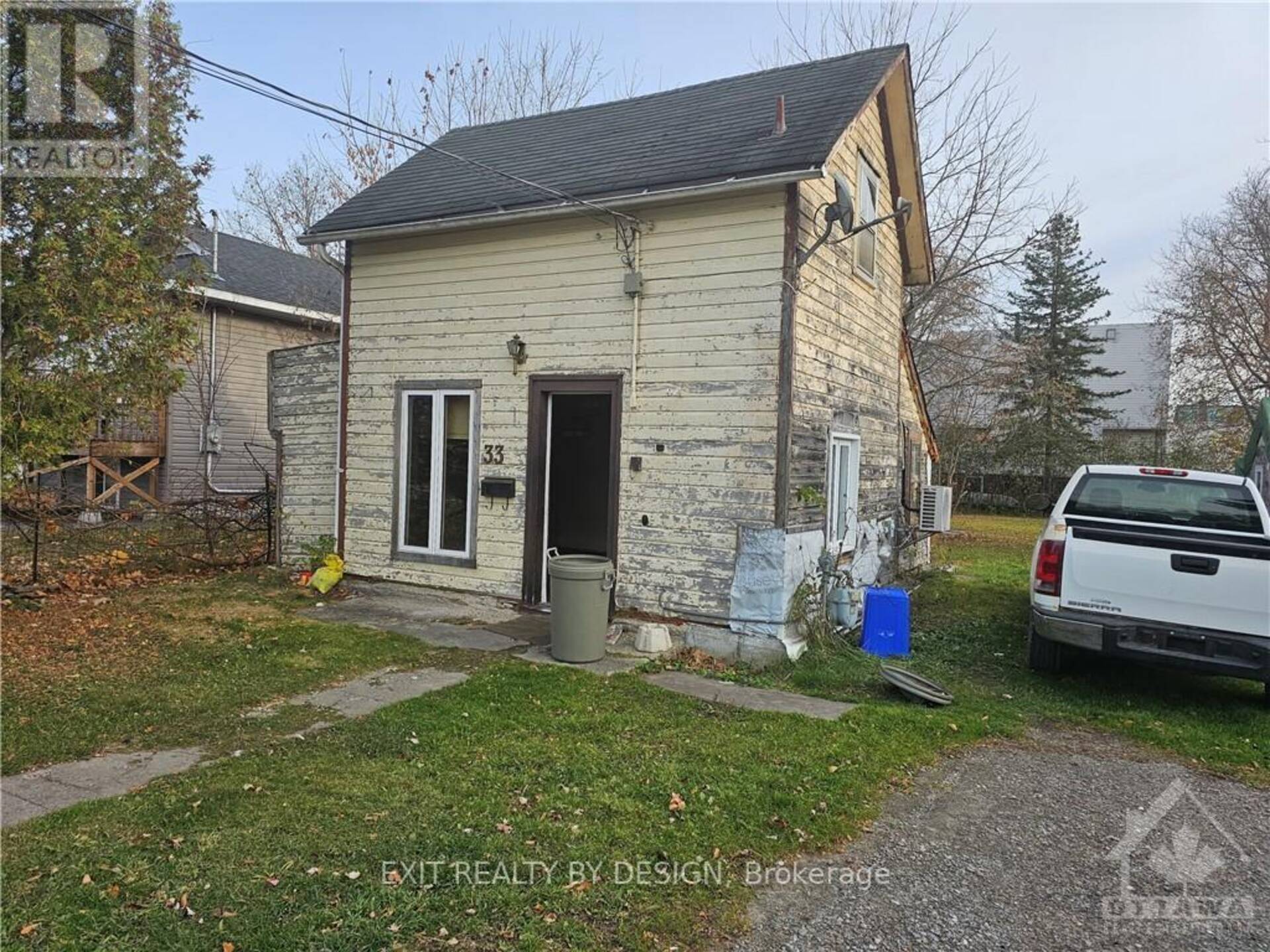 33 LORNE STREET Smiths Falls