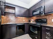 705 - 445 LAURIER AVENUE W Ottawa