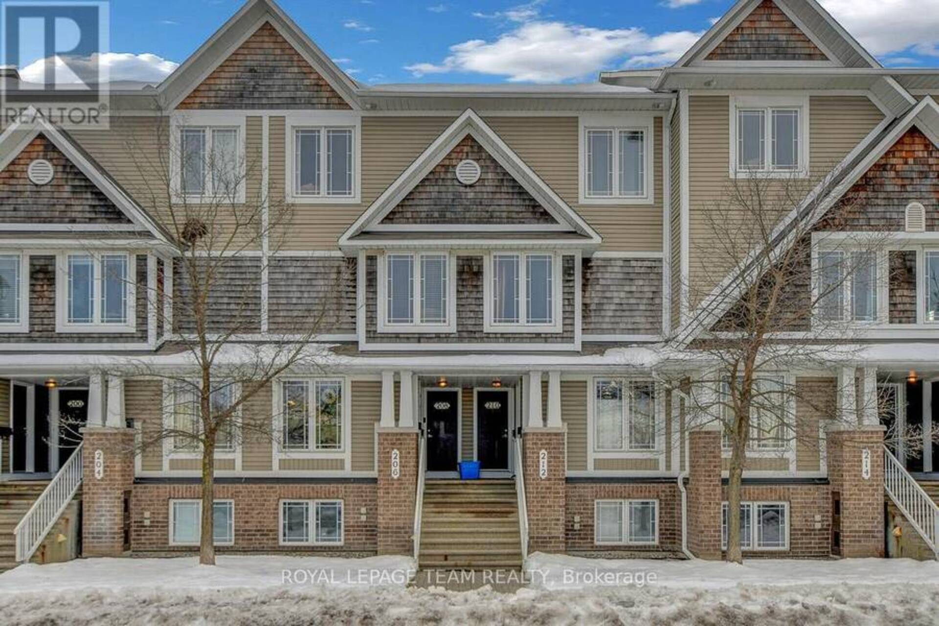 18 - 208 CHAPMAN MILLS DRIVE Ottawa