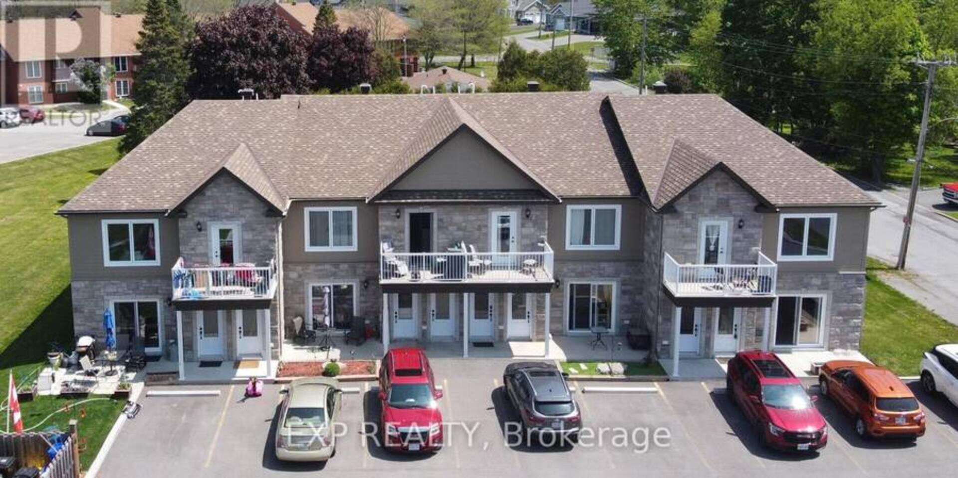 75 KENYON STREET E North Glengarry