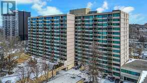 302 - 555 BRITTANY DRIVE Ottawa