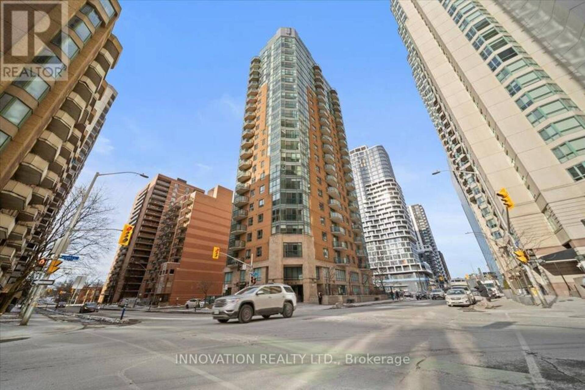 2001 - 445 LAURIER AVENUE W Ottawa