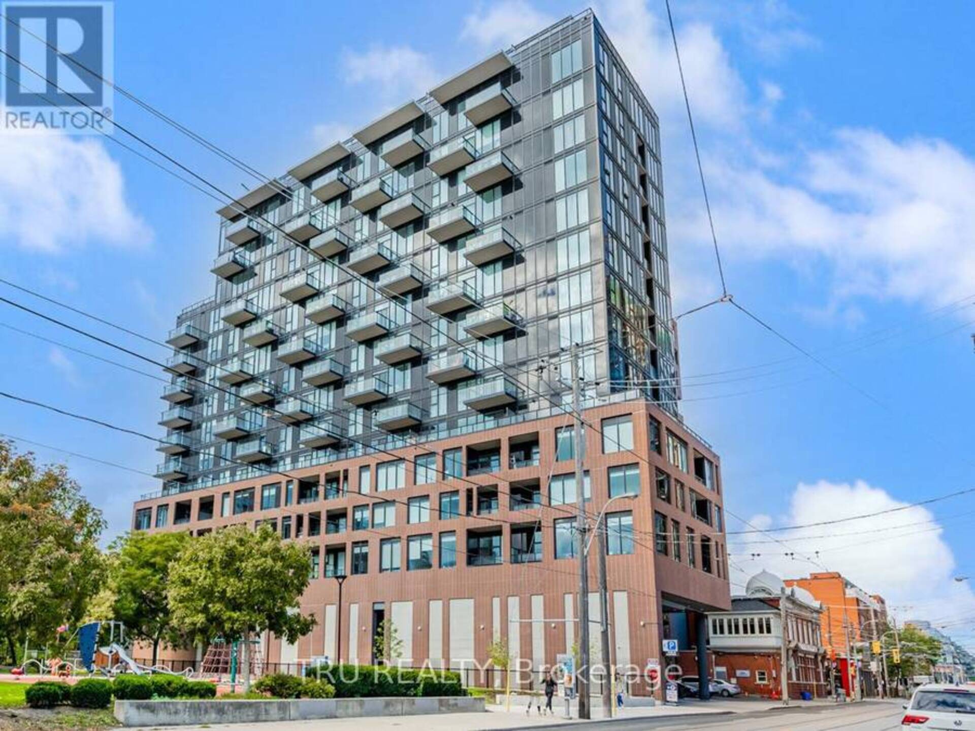 LPH12 - 270 DUFFERIN STREET Toronto