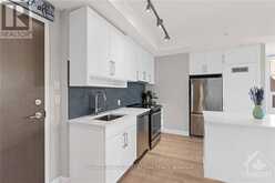 303 - 10 ROSEMOUNT AVENUE Ottawa