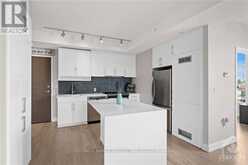 303 - 10 ROSEMOUNT AVENUE Ottawa