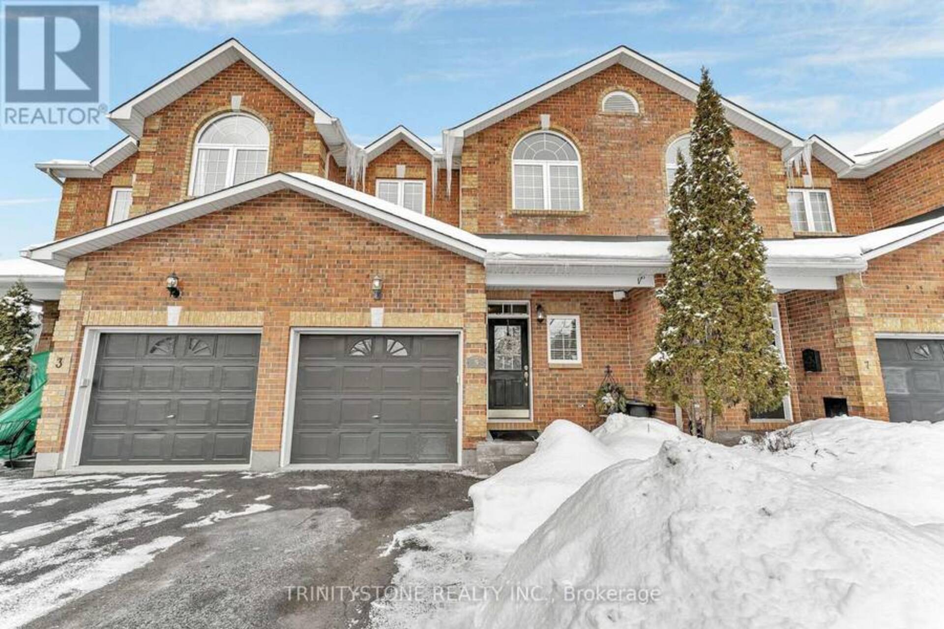 5 LAUMANN COURT Ottawa