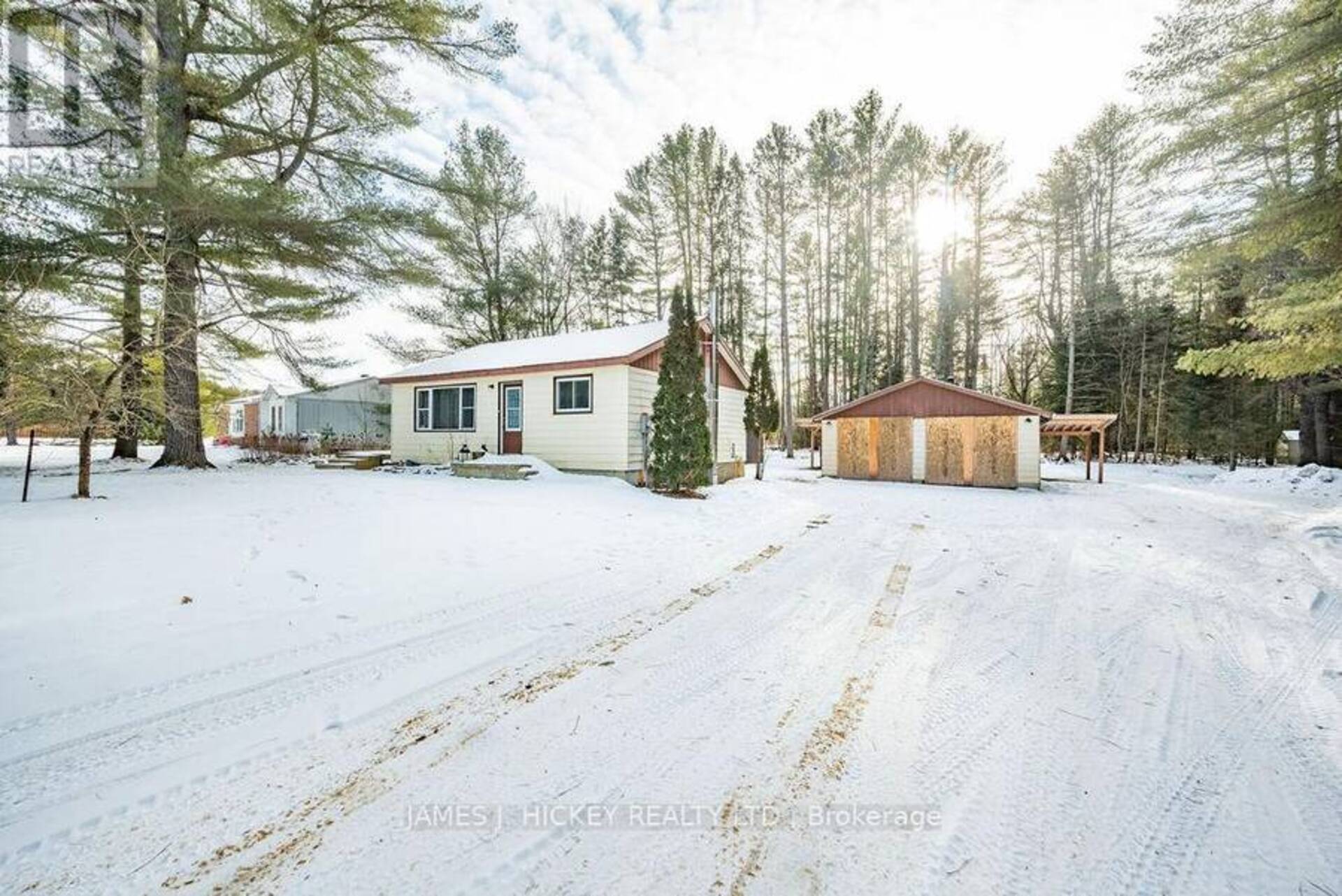 27 MEILLEURS ROAD Laurentian Hills