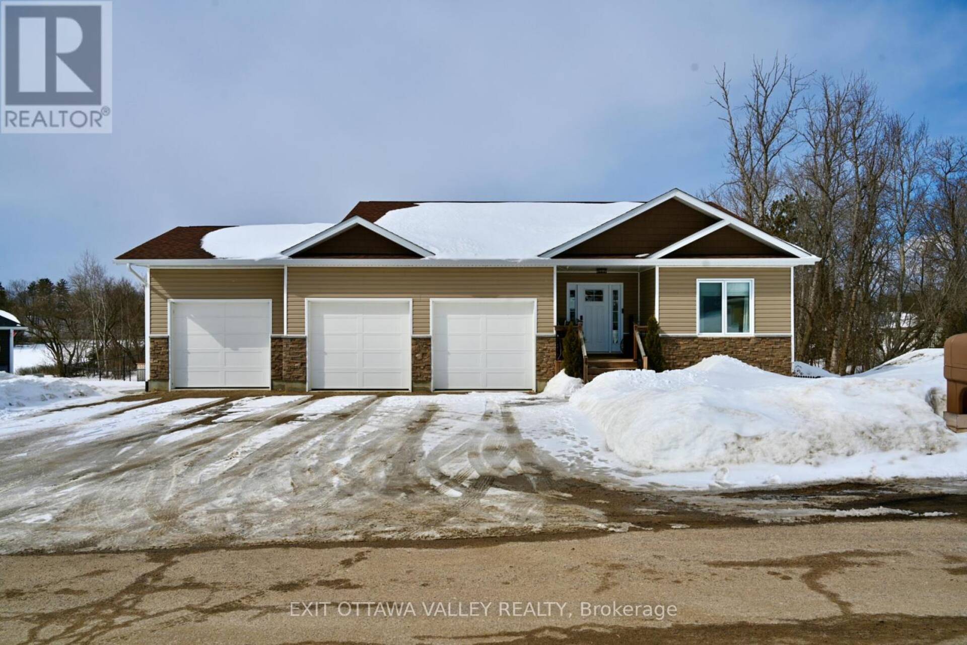 4 MAPLEVIEW COURT Whitewater Region