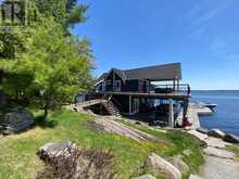 12 OUNO ISLAND Muskoka