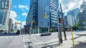 210 - 165 EGLINTON AVENUE E Toronto 