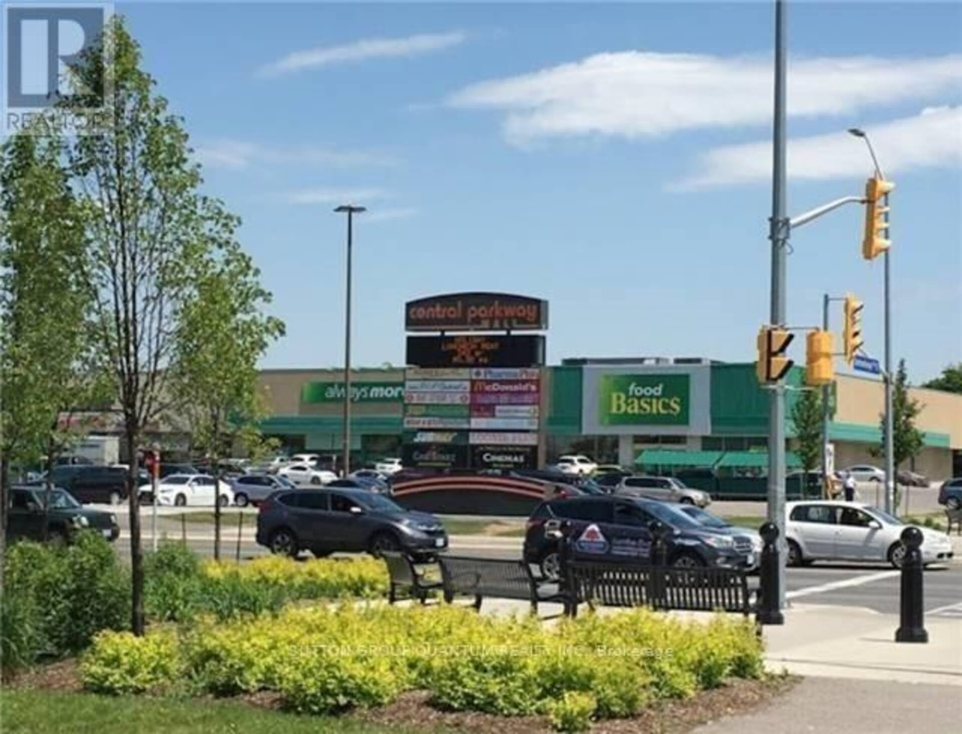 52 - 377 BURNHAMTHORPE ROAD E Mississauga