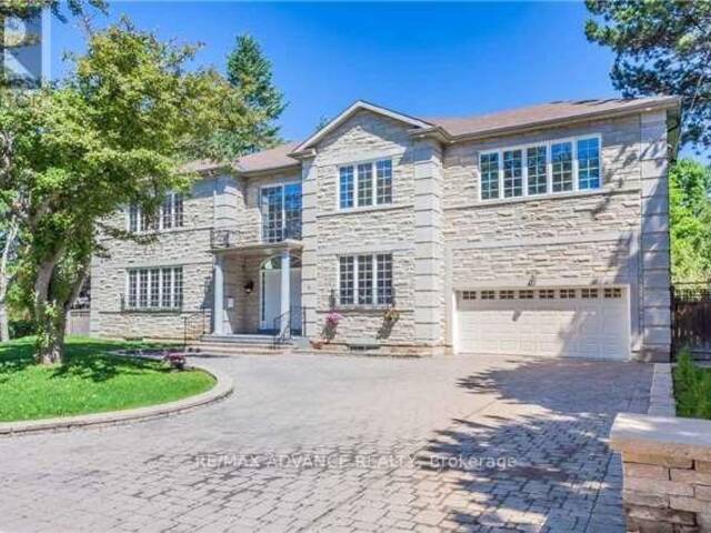 8 SHADY OAKS CRESCENT Toronto  Ontario