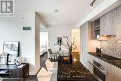 802 - 1 YORKVILLE AVENUE Toronto 