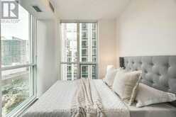 802 - 1 YORKVILLE AVENUE Toronto 