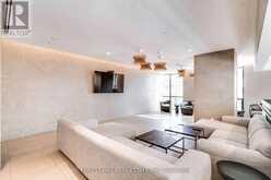 802 - 1 YORKVILLE AVENUE Toronto