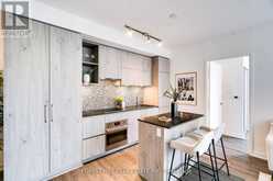 802 - 1 YORKVILLE AVENUE Toronto