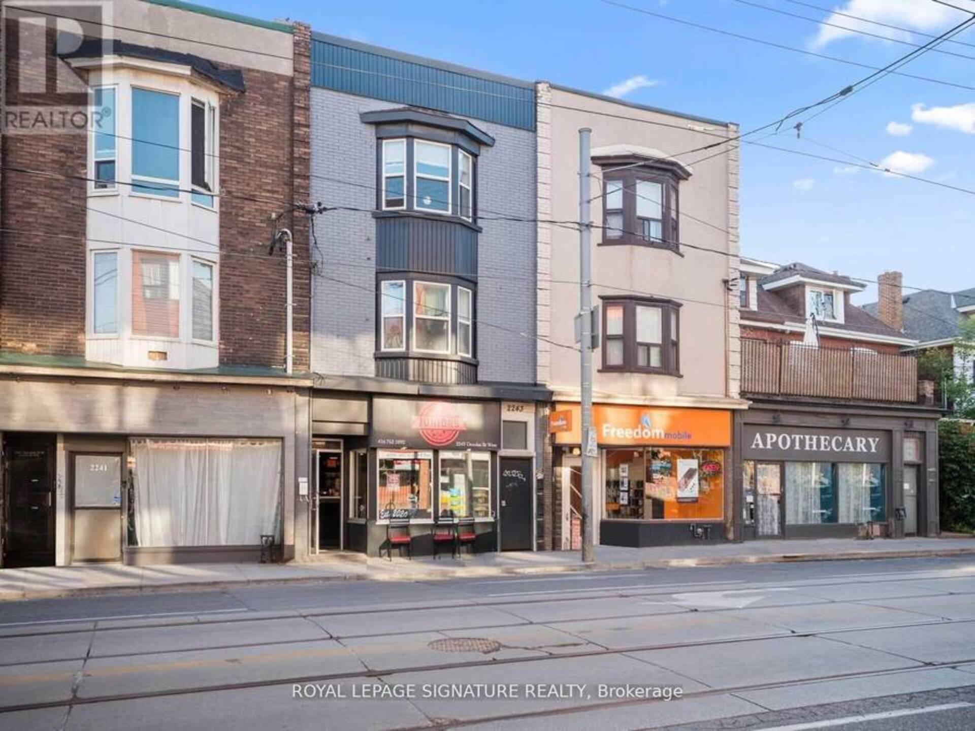 2243 DUNDAS STREET W Toronto 