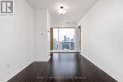 5609 - 386 YONGE STREET Toronto 