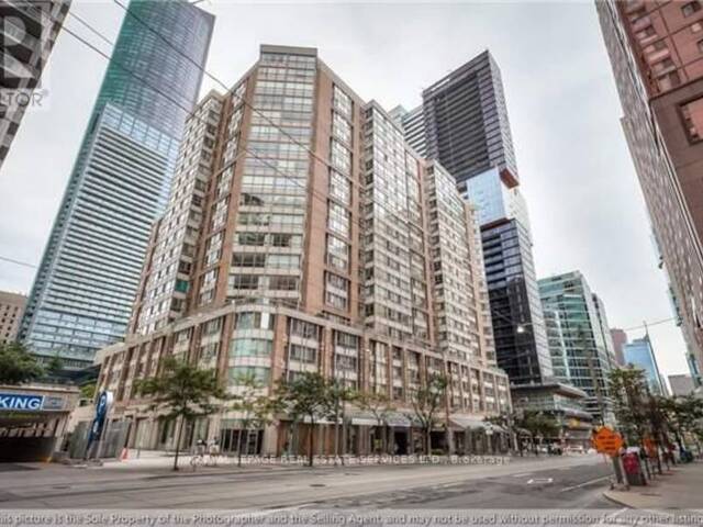 1002 - 717 BAY STREET Toronto Ontario