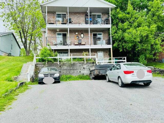 60 WALLBRIDGE CRESCENT Belleville Ontario