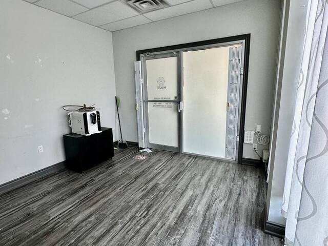 100 S - 80 FINCH AVENUE W Toronto Ontario