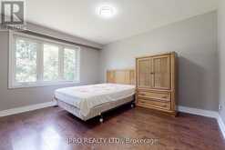 22 ROYAL DOULTON DRIVE Toronto 