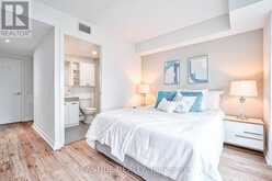 810 - 15 SINGER COURT Toronto