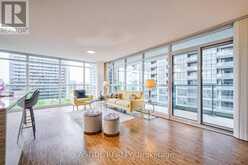 810 - 15 SINGER COURT Toronto 