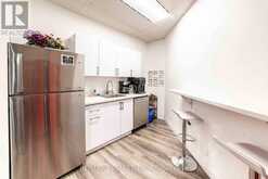 300-22 - 25 SHEPPARD AVENUE W Toronto