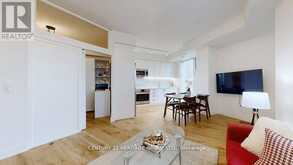 610 - 293 THE KINGSWAY Toronto