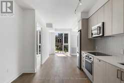 305 - 293 THE KINGSWAY Toronto 