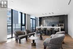 305 - 293 THE KINGSWAY Toronto 