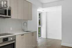 305 - 293 THE KINGSWAY Toronto 