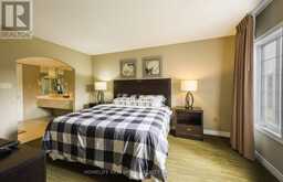 2074/75 - 90 HIGHLAND DRIVE Oro-Medonte