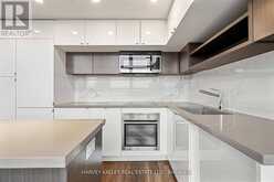 821 - 111 ST CLAIR AVENUE W Toronto 