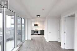 910 - 2525 BATHURST STREET Toronto 