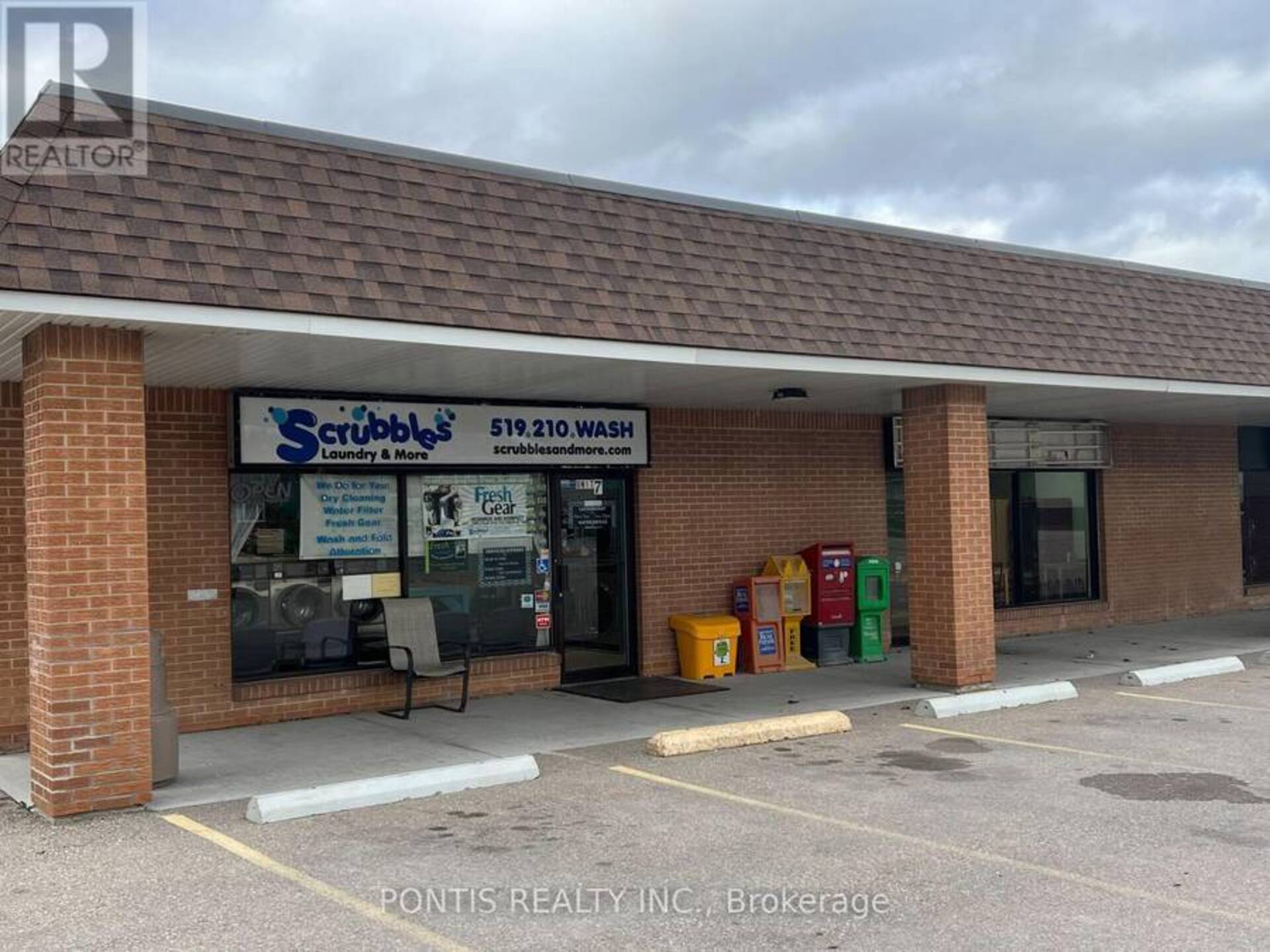 7 - 112 ORIOLE PARKWAY W Woolwich