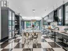 327 CORTLEIGH BOULEVARD Toronto 