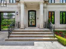 327 CORTLEIGH BOULEVARD Toronto 