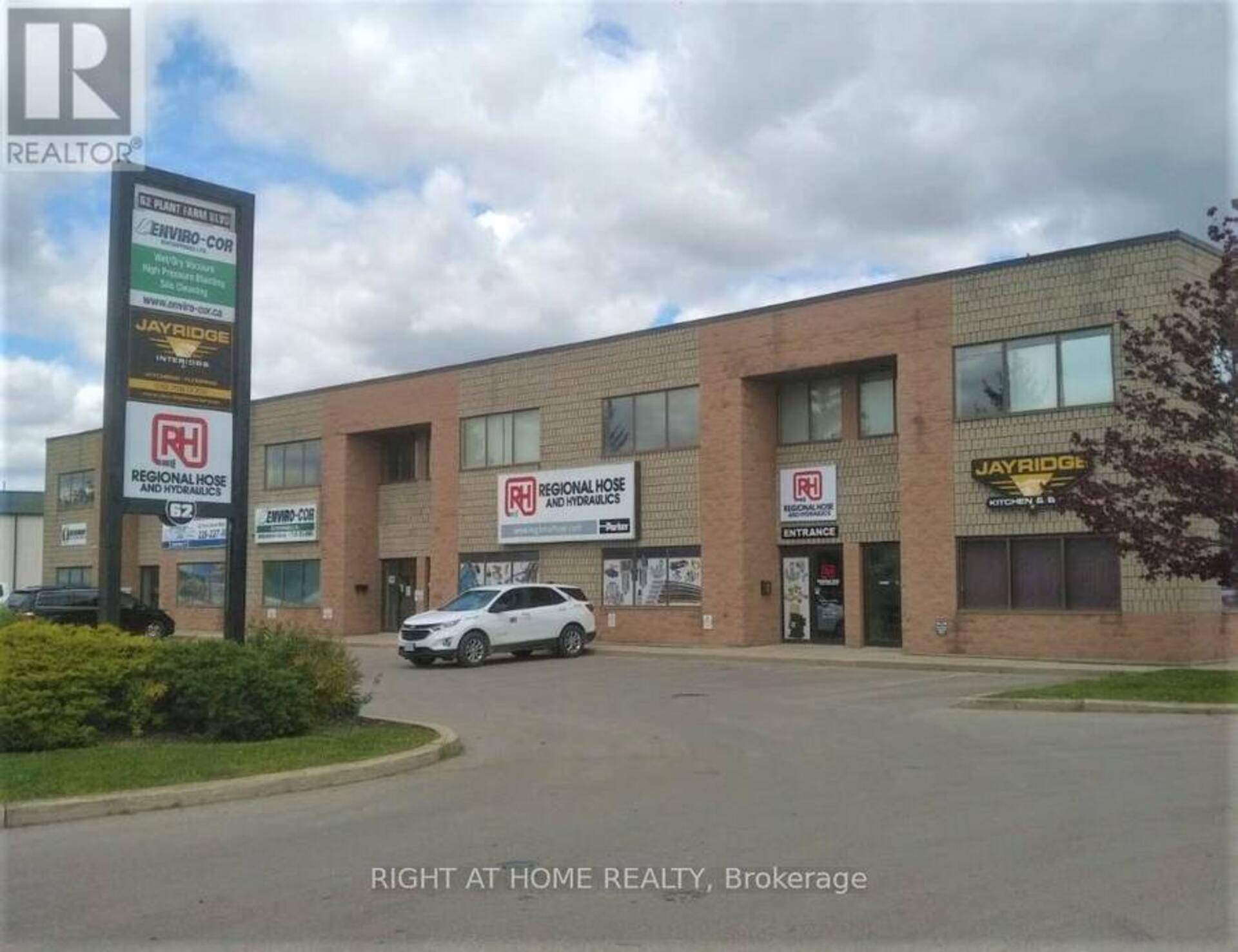 3,4,7 - 62 PLANT FARM BOULEVARD Brantford