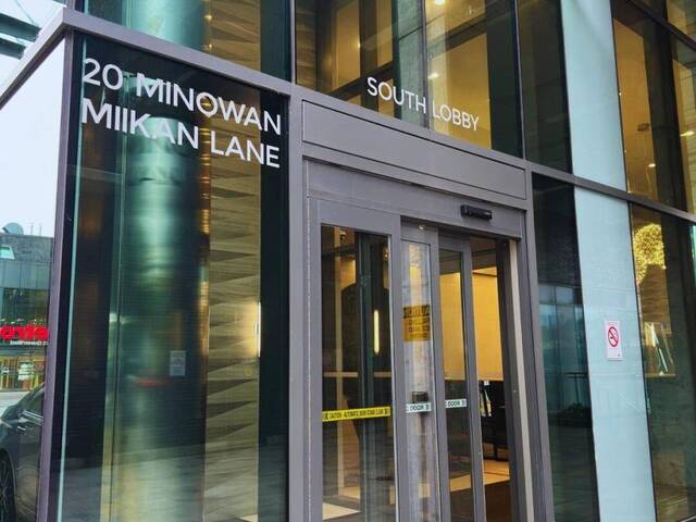 828 - 20 MINOWAN MIIKAN LANE E Toronto  Ontario