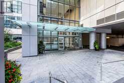 708 - 386 YONGE STREET Toronto 