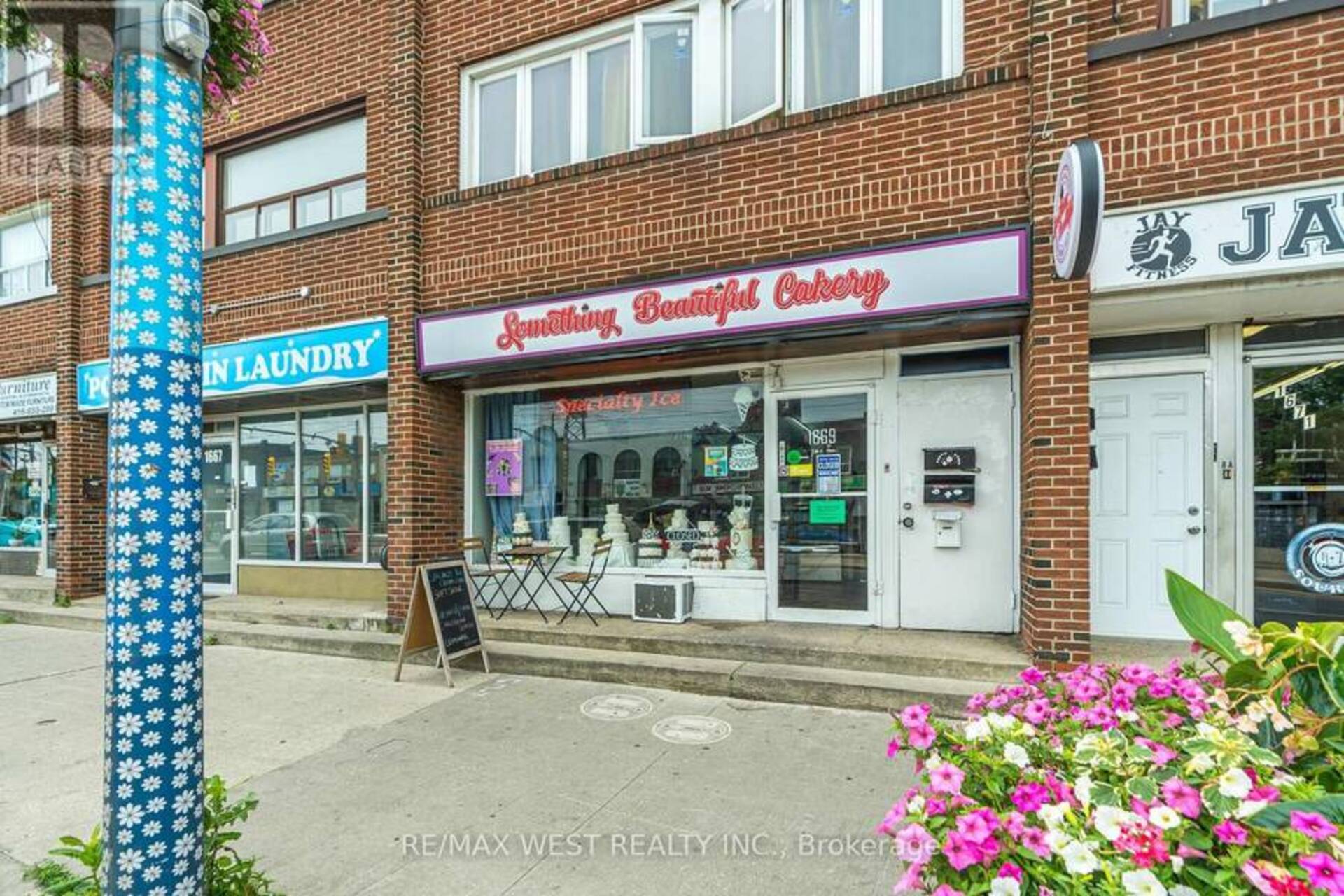 1669 ST CLAIR AVENUE W Toronto 